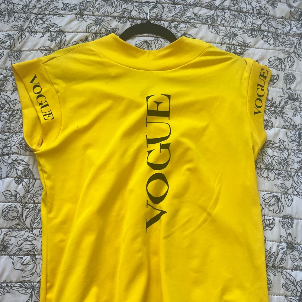 Chic Yellow Tee with Black Vogue Design